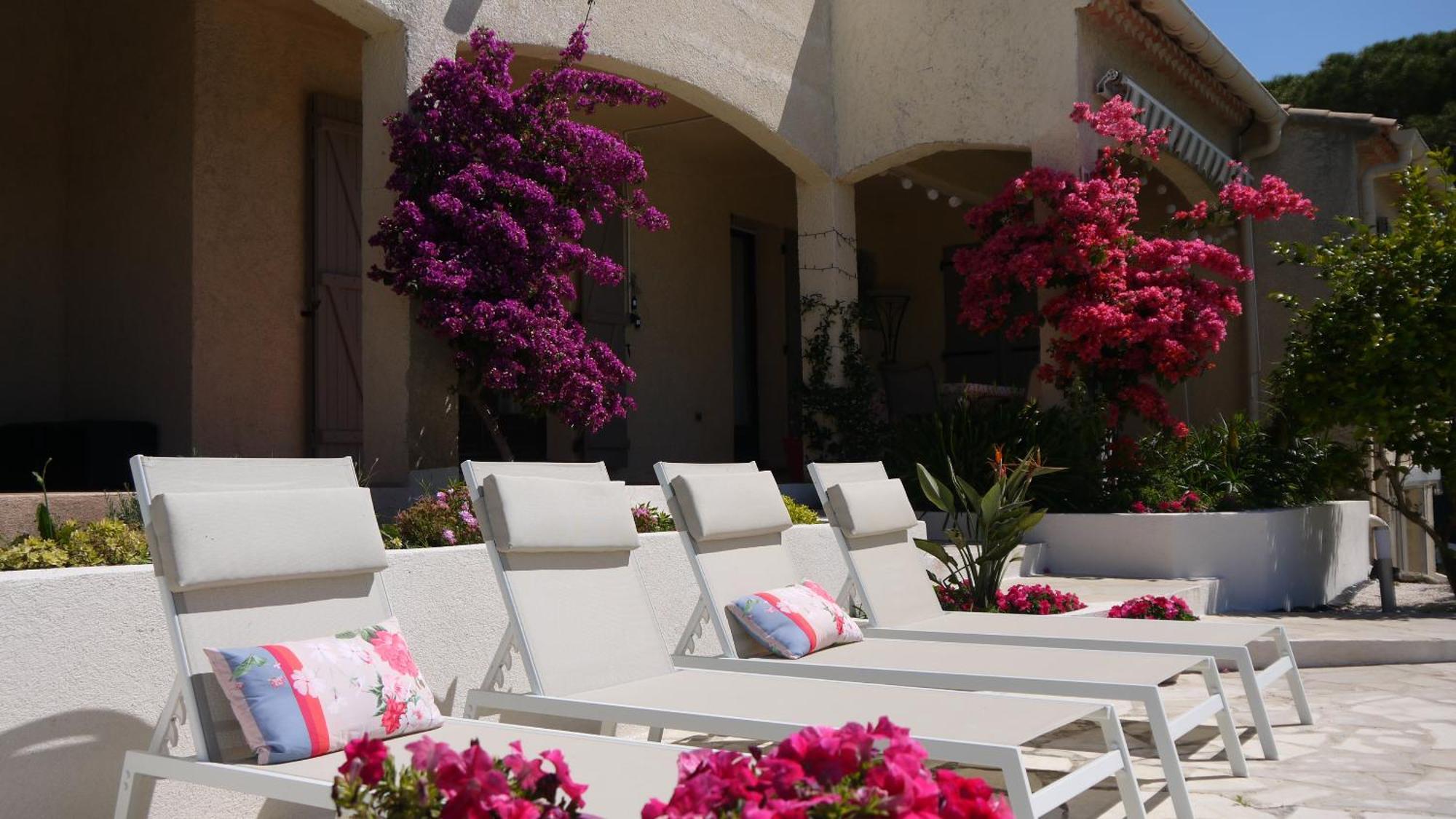 Grand Appartement Dans Maison Avec Piscine Privee Fréjus Dış mekan fotoğraf