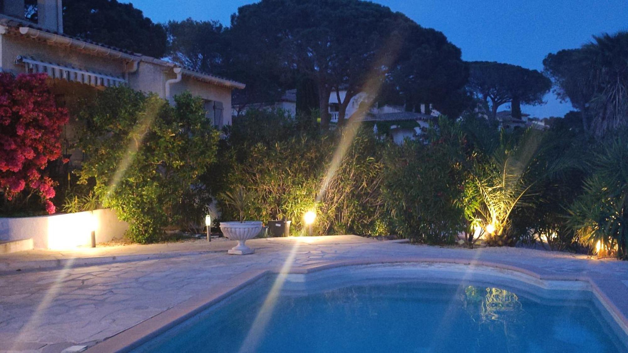 Grand Appartement Dans Maison Avec Piscine Privee Fréjus Dış mekan fotoğraf