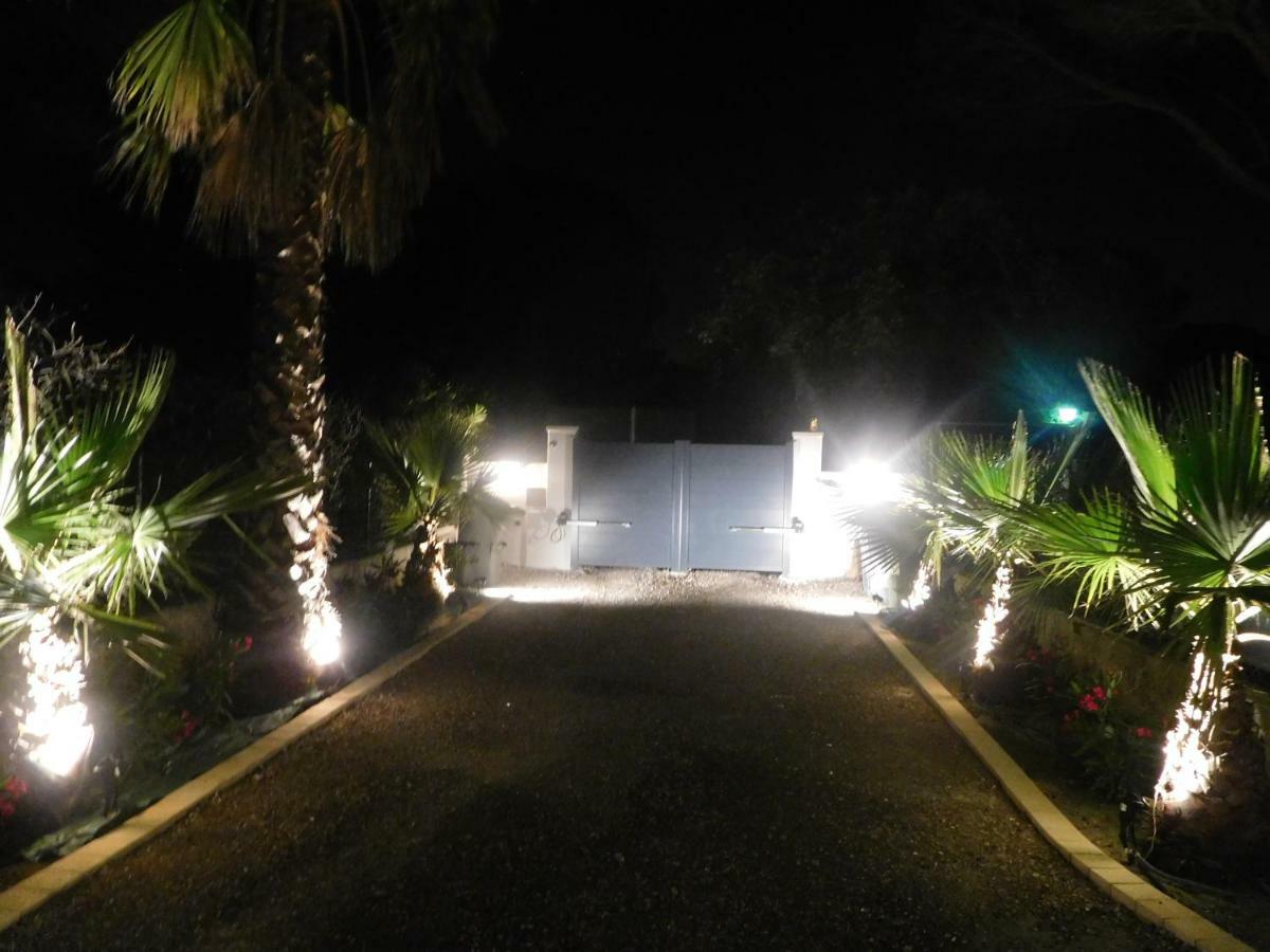 Grand Appartement Dans Maison Avec Piscine Privee Fréjus Dış mekan fotoğraf